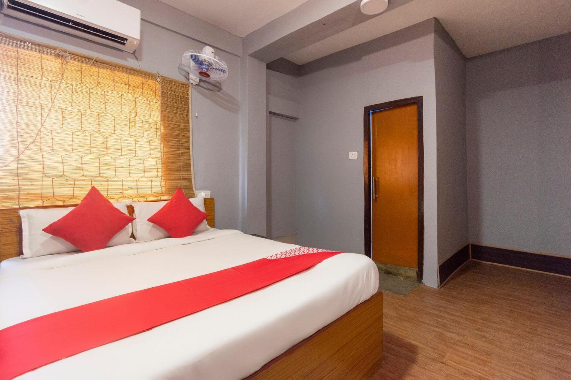 Hotel O Binayak